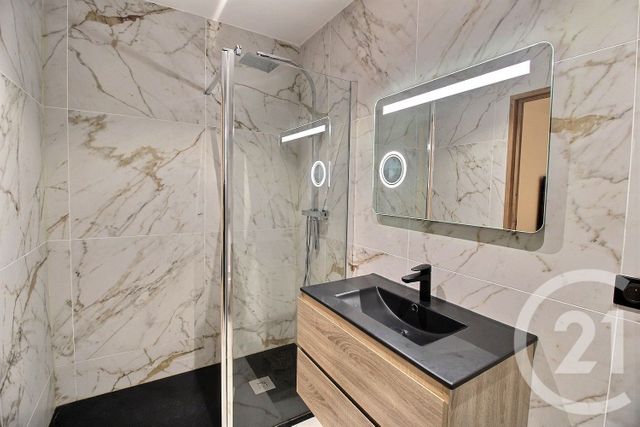 Afficher la photo en grand Maison à vendre - 5 pièces - 141,31 m2 - Chateauneuf Grasse - 06 - PROVENCE-ALPES-COTE-D-AZUR