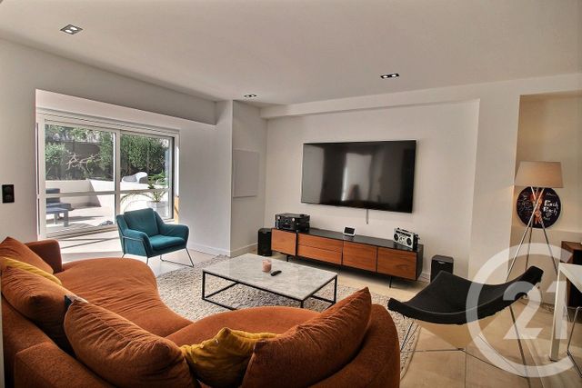 Afficher la photo en grand Maison à vendre - 5 pièces - 141,31 m2 - Chateauneuf Grasse - 06 - PROVENCE-ALPES-COTE-D-AZUR