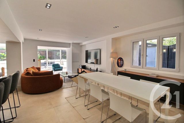 Afficher la photo en grand Maison à vendre - 5 pièces - 141,31 m2 - Chateauneuf Grasse - 06 - PROVENCE-ALPES-COTE-D-AZUR