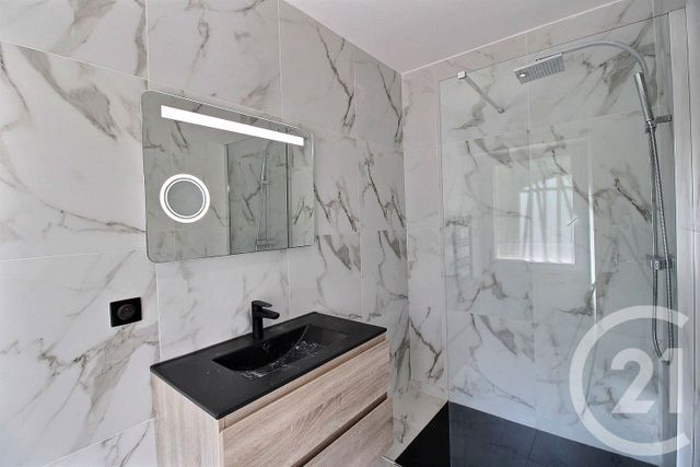 Afficher la photo en grand Maison à vendre - 5 pièces - 141,31 m2 - Chateauneuf Grasse - 06 - PROVENCE-ALPES-COTE-D-AZUR