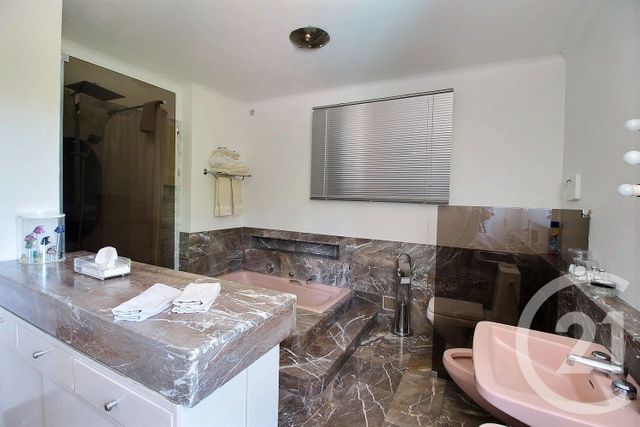 Maison &agrave; vendre - 8 pi&egrave;ces - 196,05 m2 - Valbonne - 06 - PROVENCE-ALPES-COTE-D-AZUR
