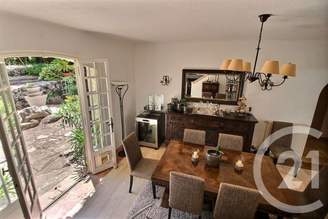 Maison &agrave; vendre - 8 pi&egrave;ces - 196,05 m2 - Valbonne - 06 - PROVENCE-ALPES-COTE-D-AZUR
