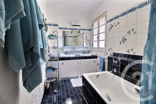 Maison &agrave; vendre - 8 pi&egrave;ces - 196,05 m2 - Valbonne - 06 - PROVENCE-ALPES-COTE-D-AZUR