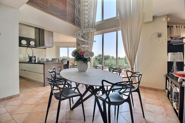 Maison à vendre - 7 pièces - 227 m2 - Valbonne - 06 - PROVENCE-ALPES-COTE-D-AZUR