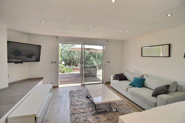 Maison à vendre - 7 pièces - 227 m2 - Valbonne - 06 - PROVENCE-ALPES-COTE-D-AZUR