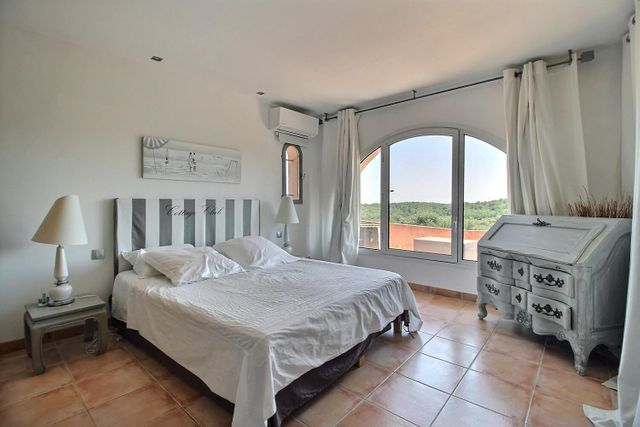 Maison à vendre - 7 pièces - 227 m2 - Valbonne - 06 - PROVENCE-ALPES-COTE-D-AZUR