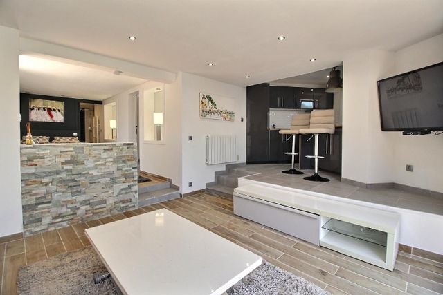 Maison à vendre - 7 pièces - 227 m2 - Valbonne - 06 - PROVENCE-ALPES-COTE-D-AZUR