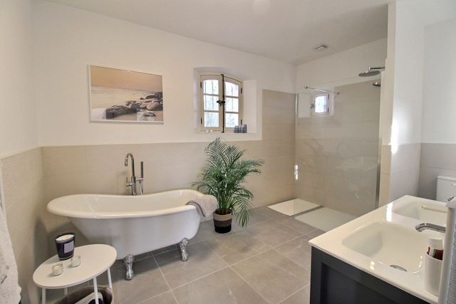 Maison à vendre - 5 pièces - 279,58 m2 - Valbonne - 06 - PROVENCE-ALPES-COTE-D-AZUR