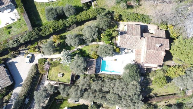 Maison à vendre - 5 pièces - 279,58 m2 - Valbonne - 06 - PROVENCE-ALPES-COTE-D-AZUR