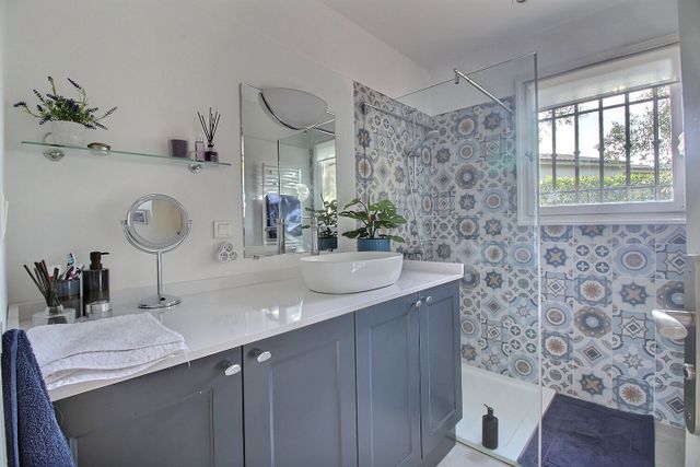 Maison à vendre - 5 pièces - 279,58 m2 - Valbonne - 06 - PROVENCE-ALPES-COTE-D-AZUR