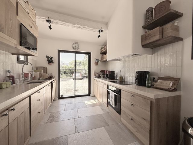 Maison à vendre - 6 pièces - 200 m2 - Chateauneuf Grasse - 06 - PROVENCE-ALPES-COTE-D-AZUR