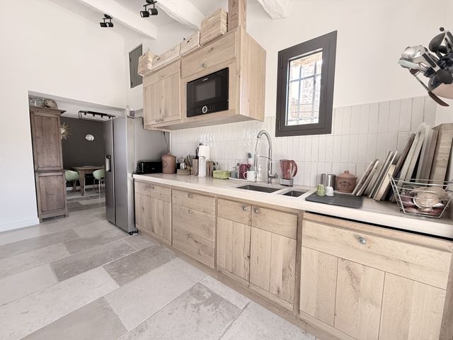 Maison à vendre - 6 pièces - 200 m2 - Chateauneuf Grasse - 06 - PROVENCE-ALPES-COTE-D-AZUR