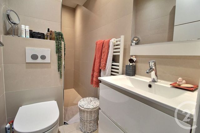 Afficher la photo en grand Appartement F3 à vendre - 3 pièces - 78,70 m2 - Villeneuve Loubet - 06 - PROVENCE-ALPES-COTE-D-AZUR