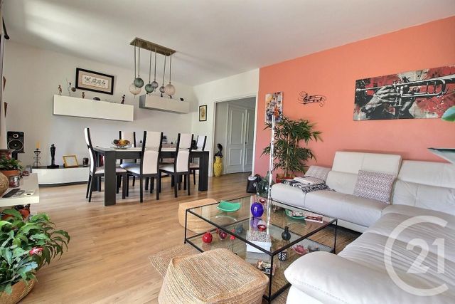 Afficher la photo en grand Appartement F3 à vendre - 3 pièces - 78,70 m2 - Villeneuve Loubet - 06 - PROVENCE-ALPES-COTE-D-AZUR