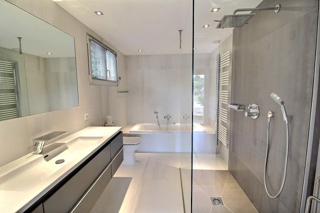 Afficher la photo en grand Maison à vendre - 5 pièces - 218 m2 - Biot - 06 - PROVENCE-ALPES-COTE-D-AZUR