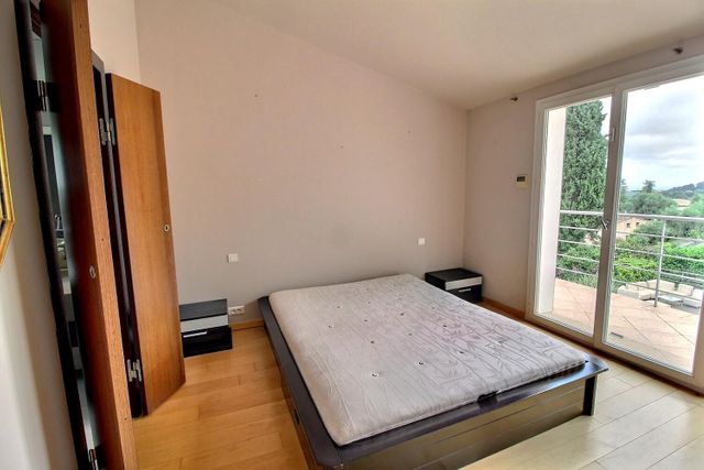 Afficher la photo en grand Maison à vendre - 5 pièces - 218 m2 - Biot - 06 - PROVENCE-ALPES-COTE-D-AZUR