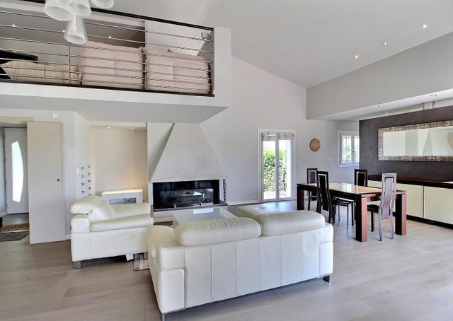 Afficher la photo en grand Maison à vendre - 5 pièces - 218 m2 - Biot - 06 - PROVENCE-ALPES-COTE-D-AZUR