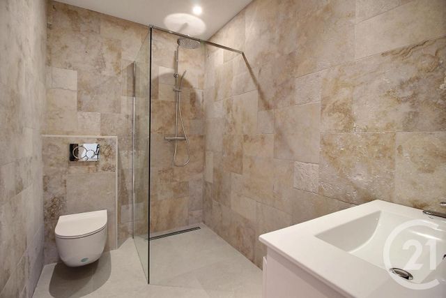 Maison à vendre - 7 pièces - 168 m2 - Le Rouret - 06 - PROVENCE-ALPES-COTE-D-AZUR