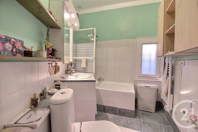 Afficher la photo en grand Appartement à vendre - 3 pièces - 55 m2 - Chateauneuf Grasse - 06 - PROVENCE-ALPES-COTE-D-AZUR