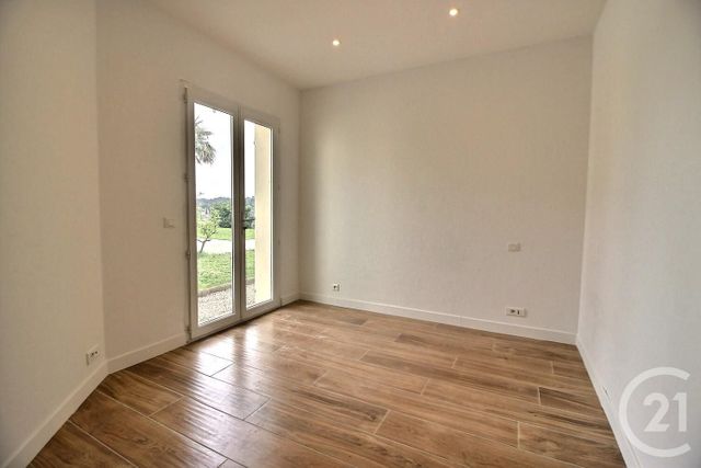 Afficher la photo en grand Maison à vendre - 6 pièces - 180 m2 - Grasse - 06 - PROVENCE-ALPES-COTE-D-AZUR