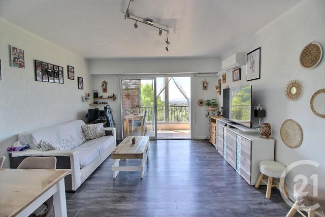 Appartement F3 à vendre - 4 pièces - 62,38 m2 - Grasse - 06 - PROVENCE-ALPES-COTE-D-AZUR