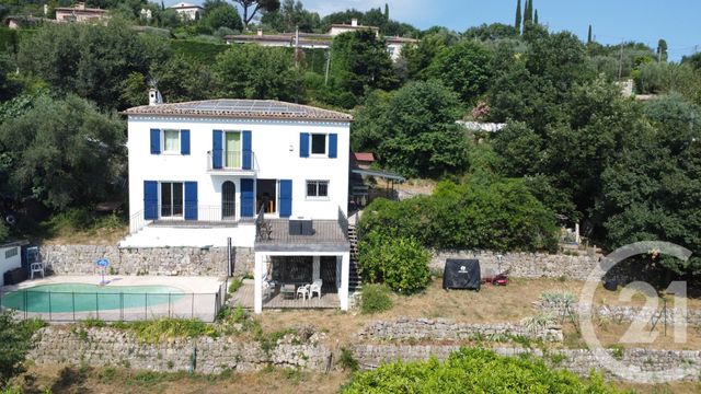 Afficher la photo en grand Maison à vendre - 4 pièces - 135 m2 - Chateauneuf Grasse - 06 - PROVENCE-ALPES-COTE-D-AZUR