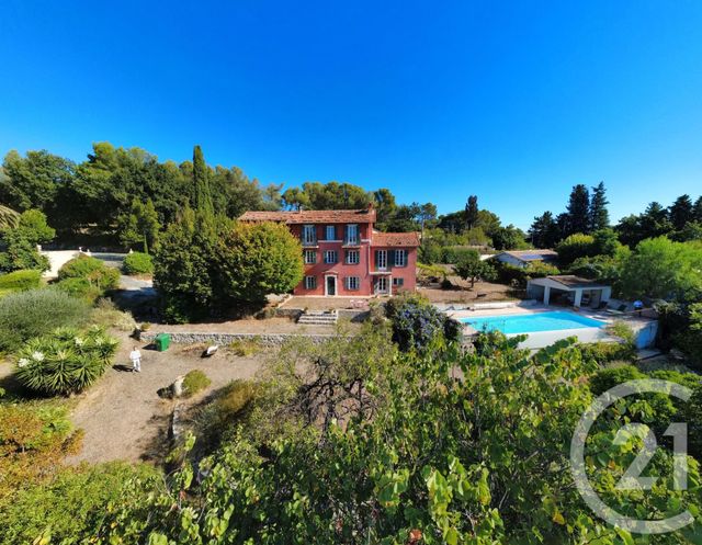 Maison à vendre - 9 pièces - 250 m2 - Chateauneuf Grasse - 06 - PROVENCE-ALPES-COTE-D-AZUR