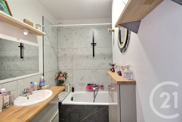 Appartement &agrave; vendre - 3 pi&egrave;ces - 62 m2 - Grasse - 06 - PROVENCE-ALPES-COTE-D-AZUR