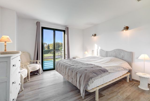 Maison à vendre - 5 pièces - 223 m2 - Chateauneuf Grasse - 06 - PROVENCE-ALPES-COTE-D-AZUR