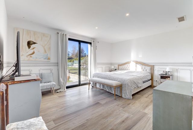 Maison à vendre - 5 pièces - 223 m2 - Chateauneuf Grasse - 06 - PROVENCE-ALPES-COTE-D-AZUR