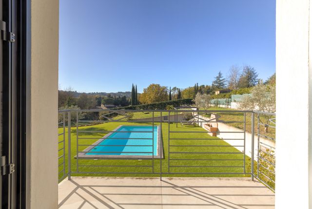 Maison à vendre - 5 pièces - 223 m2 - Chateauneuf Grasse - 06 - PROVENCE-ALPES-COTE-D-AZUR
