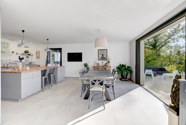 Maison à vendre - 5 pièces - 223 m2 - Chateauneuf Grasse - 06 - PROVENCE-ALPES-COTE-D-AZUR