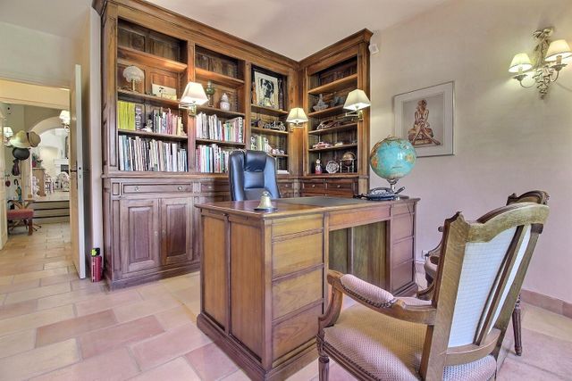 Maison à vendre - 10 pièces - 330 m2 - Chateauneuf Grasse - 06 - PROVENCE-ALPES-COTE-D-AZUR