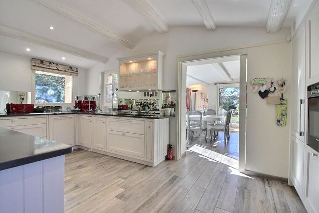 Maison à vendre - 10 pièces - 330 m2 - Chateauneuf Grasse - 06 - PROVENCE-ALPES-COTE-D-AZUR