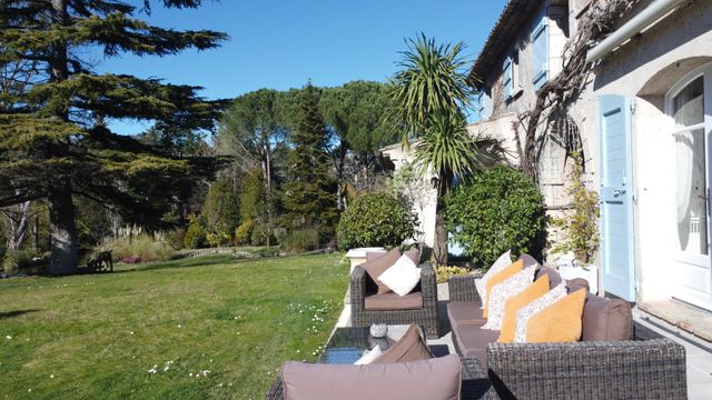 Maison à vendre - 10 pièces - 330 m2 - Chateauneuf Grasse - 06 - PROVENCE-ALPES-COTE-D-AZUR