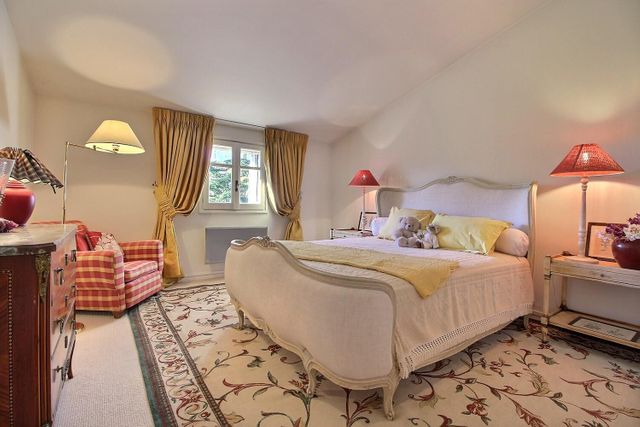 Maison à vendre - 10 pièces - 330 m2 - Chateauneuf Grasse - 06 - PROVENCE-ALPES-COTE-D-AZUR