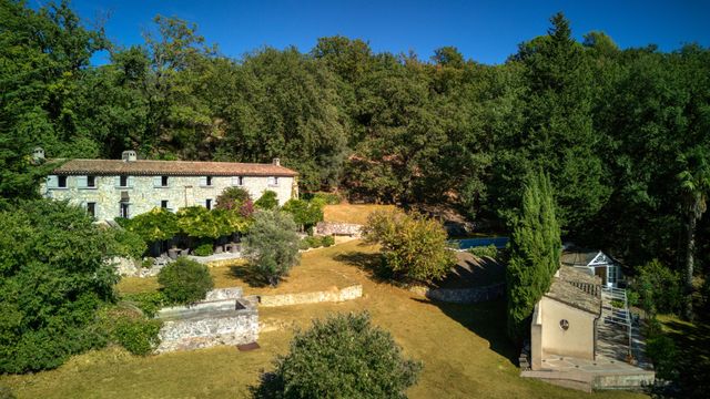 Maison à vendre - 8 pièces - 550 m2 - Chateauneuf Grasse - 06 - PROVENCE-ALPES-COTE-D-AZUR