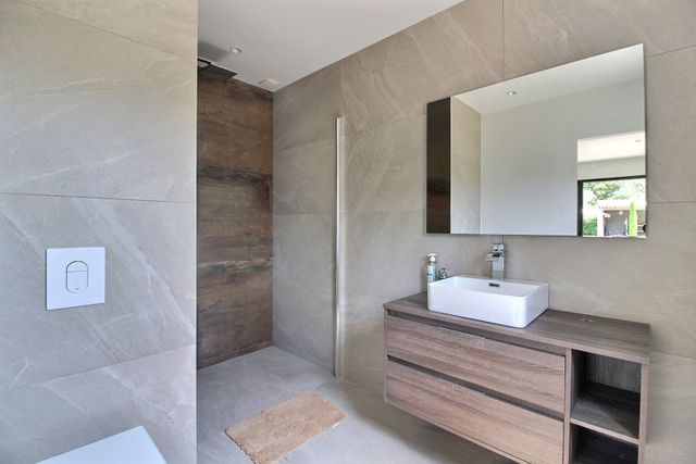 Maison &agrave; vendre - 5 pi&egrave;ces - 205 m2 - Le Rouret - 06 - PROVENCE-ALPES-COTE-D-AZUR