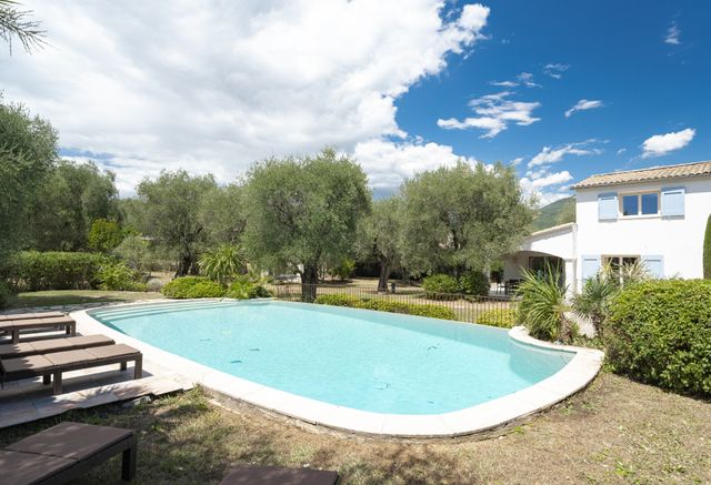 Maison à vendre - 5 pièces - 160 m2 - Le Rouret - 06 - PROVENCE-ALPES-COTE-D-AZUR