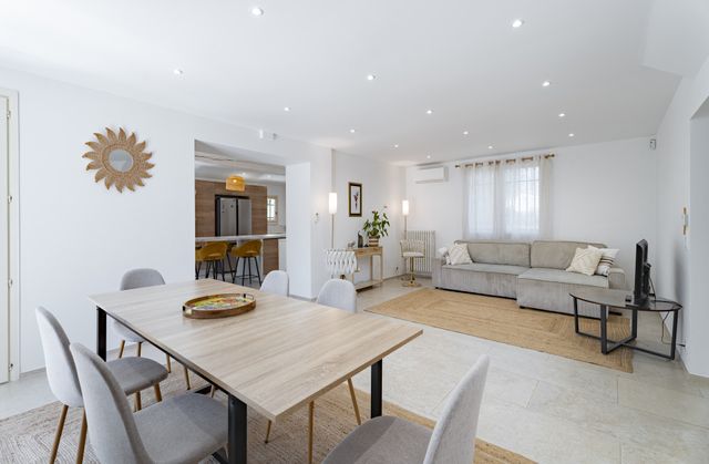 Maison à vendre - 5 pièces - 160 m2 - Le Rouret - 06 - PROVENCE-ALPES-COTE-D-AZUR