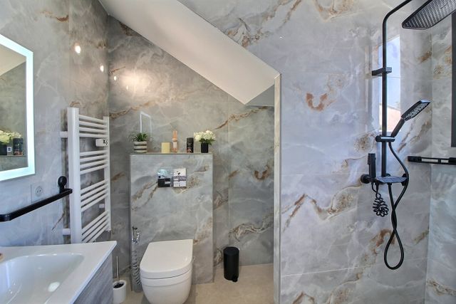 Maison &agrave; vendre - 5 pi&egrave;ces - 200 m2 - Peymeinade - 06 - PROVENCE-ALPES-COTE-D-AZUR
