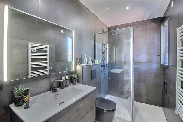 Maison &agrave; vendre - 5 pi&egrave;ces - 200 m2 - Peymeinade - 06 - PROVENCE-ALPES-COTE-D-AZUR