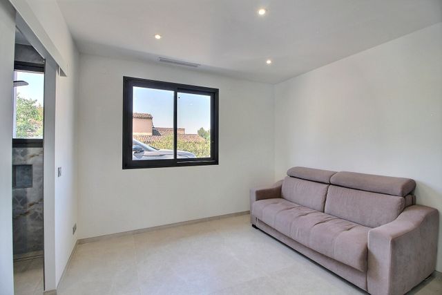 Maison &agrave; vendre - 5 pi&egrave;ces - 200 m2 - Peymeinade - 06 - PROVENCE-ALPES-COTE-D-AZUR