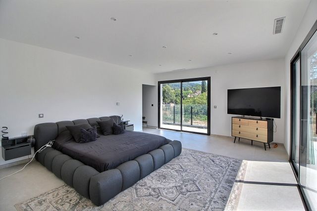 Maison &agrave; vendre - 5 pi&egrave;ces - 200 m2 - Peymeinade - 06 - PROVENCE-ALPES-COTE-D-AZUR