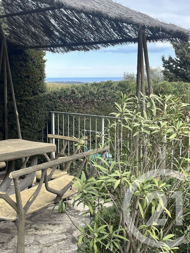 Afficher la photo en grand Maison à vendre - 8 pièces - 231,14 m2 - Le Rouret - 06 - PROVENCE-ALPES-COTE-D-AZUR