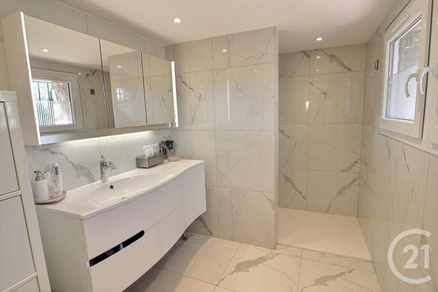 Maison à vendre - 8 pièces - 250 m2 - Le Rouret - 06 - PROVENCE-ALPES-COTE-D-AZUR