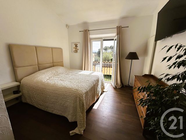 Maison à vendre - 6 pièces - 168 m2 - Le Rouret - 06 - PROVENCE-ALPES-COTE-D-AZUR