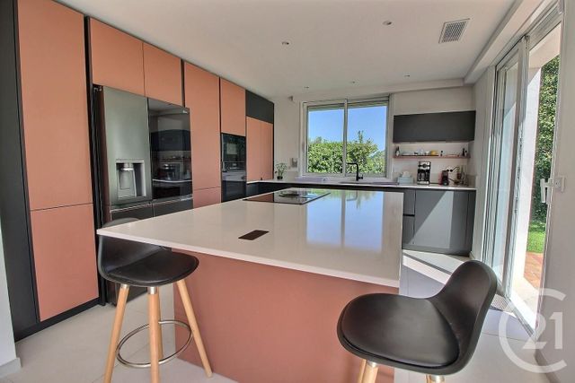 Maison à vendre - 5 pièces - 138 m2 - Chateauneuf Grasse - 06 - PROVENCE-ALPES-COTE-D-AZUR