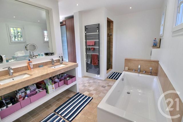 Maison à vendre - 5 pièces - 138 m2 - Chateauneuf Grasse - 06 - PROVENCE-ALPES-COTE-D-AZUR