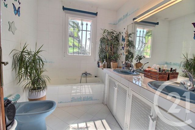 Maison &agrave; vendre - 4 pi&egrave;ces - 146 m2 - Roquefort Les Pins - 06 - PROVENCE-ALPES-COTE-D-AZUR